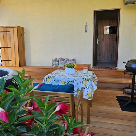 Charmant Studio Pres De La Plage Avec Jacuzzi Et Terrasse Privative Villeneuve-Loubet Kültér fotó