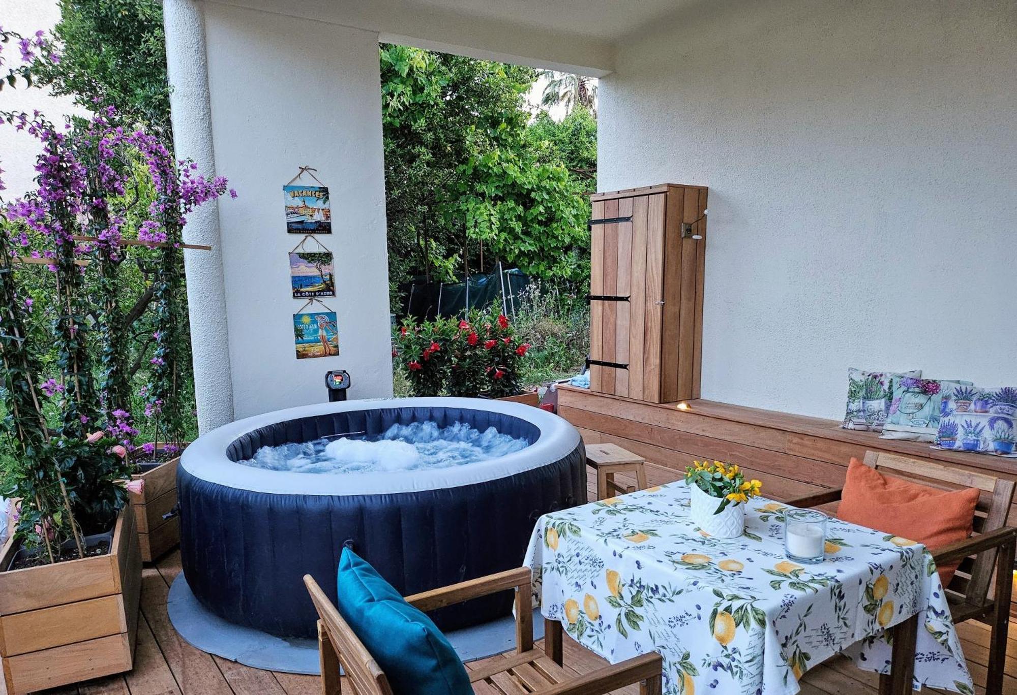 Charmant Studio Pres De La Plage Avec Jacuzzi Et Terrasse Privative Villeneuve-Loubet Kültér fotó